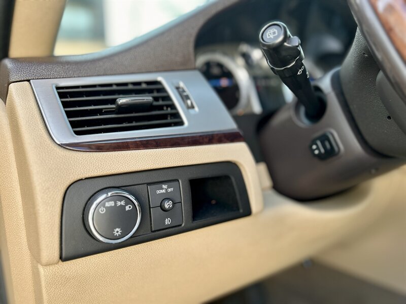 2011 Cadillac CADILLAC ESCALADE LUXURY NAV 86K LOW MILES SUPER NICE  YOUTUBE VIDEO   - Photo 47 - Stafford, TX 77477