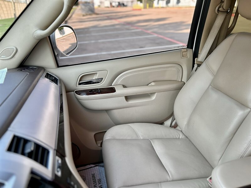 2011 Cadillac CADILLAC ESCALADE LUXURY NAV 86K LOW MILES SUPER NICE  YOUTUBE VIDEO   - Photo 48 - Stafford, TX 77477