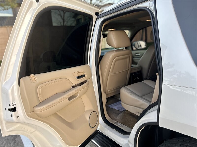 2011 Cadillac CADILLAC ESCALADE LUXURY NAV 86K LOW MILES SUPER NICE  YOUTUBE VIDEO   - Photo 53 - Stafford, TX 77477