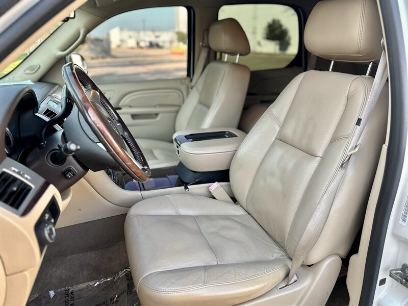 2011 Cadillac CADILLAC ESCALADE LUXURY NAV 86K LOW MILES SUPER NICE  YOUTUBE VIDEO   - Photo 41 - Stafford, TX 77477