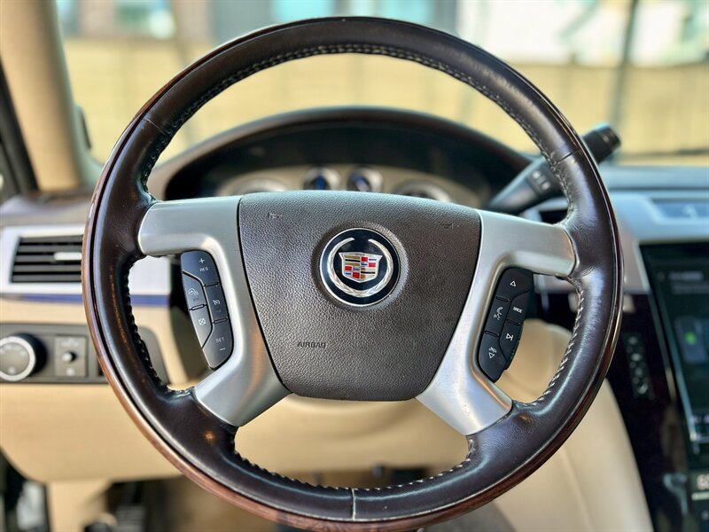 2011 Cadillac CADILLAC ESCALADE LUXURY NAV 86K LOW MILES SUPER NICE  YOUTUBE VIDEO   - Photo 38 - Stafford, TX 77477