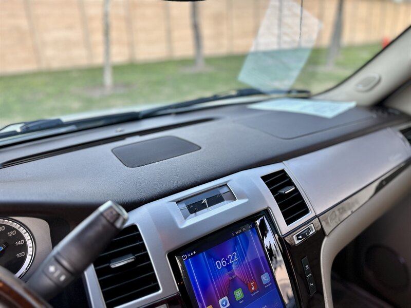 2011 Cadillac CADILLAC ESCALADE LUXURY NAV 86K LOW MILES SUPER NICE  YOUTUBE VIDEO   - Photo 43 - Stafford, TX 77477