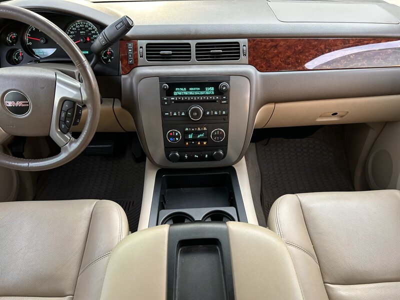 2013 GMC Yukon SLT 8 PASS 20 " WHEELS HTD & COOL SEATS SUPER CLEAN   - Photo 64 - Stafford, TX 77477