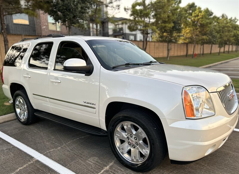 2013 GMC Yukon SLT 8 PASS 20 " WHEELS HTD & COOL SEATS SUPER CLEAN   - Photo 11 - Stafford, TX 77477