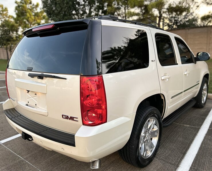 2013 GMC Yukon SLT 8 PASS 20 " WHEELS HTD & COOL SEATS SUPER CLEAN   - Photo 20 - Stafford, TX 77477