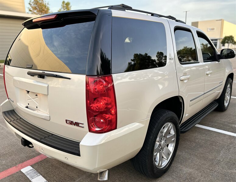 2013 GMC Yukon SLT 8 PASS 20 " WHEELS HTD & COOL SEATS SUPER CLEAN   - Photo 24 - Stafford, TX 77477