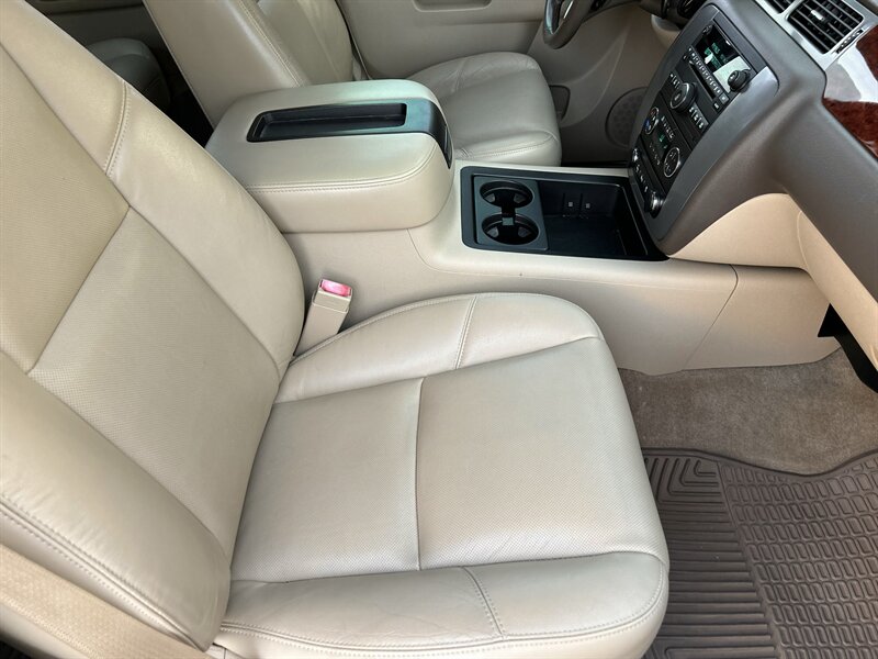 2013 GMC Yukon SLT 8 PASS 20 " WHEELS HTD & COOL SEATS SUPER CLEAN   - Photo 61 - Stafford, TX 77477