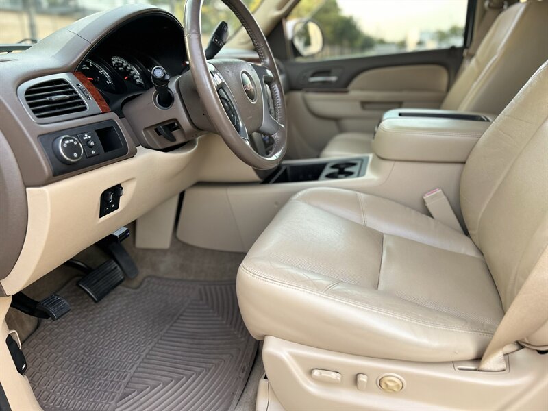 2013 GMC Yukon SLT 8 PASS 20 " WHEELS HTD & COOL SEATS SUPER CLEAN   - Photo 46 - Stafford, TX 77477