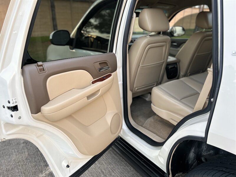 2013 GMC Yukon SLT 8 PASS 20 " WHEELS HTD & COOL SEATS SUPER CLEAN   - Photo 52 - Stafford, TX 77477