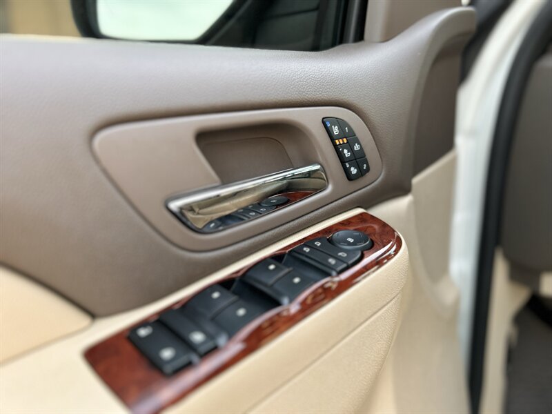 2013 GMC Yukon SLT 8 PASS 20 " WHEELS HTD & COOL SEATS SUPER CLEAN   - Photo 44 - Stafford, TX 77477