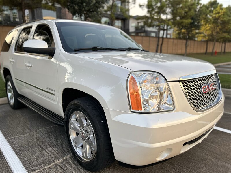 2013 GMC Yukon SLT 8 PASS 20 " WHEELS HTD & COOL SEATS SUPER CLEAN   - Photo 8 - Stafford, TX 77477