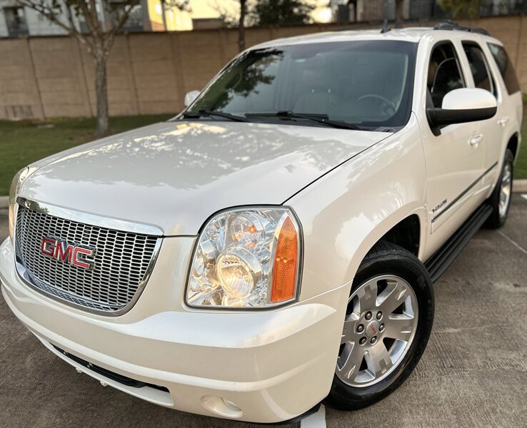 2013 GMC Yukon SLT 8 PASS 20 " WHEELS HTD & COOL SEATS SUPER CLEAN   - Photo 4 - Stafford, TX 77477