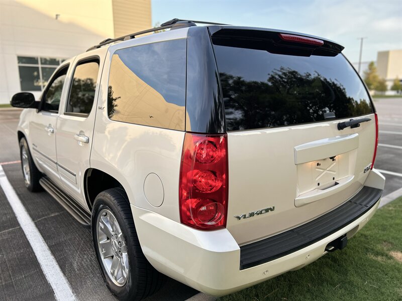 2013 GMC Yukon SLT 8 PASS 20 " WHEELS HTD & COOL SEATS SUPER CLEAN   - Photo 32 - Stafford, TX 77477
