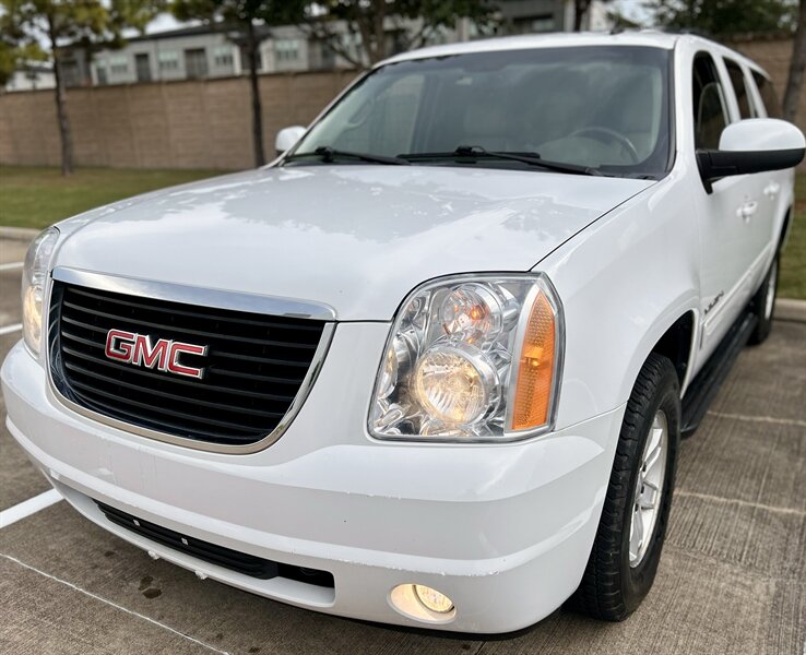 2010 GMC GMC YUKON XL SLT NAV DVD BOSE HTD COOL SEATS R-CAM 7 PASSENGER   - Photo 6 - Stafford, TX 77477