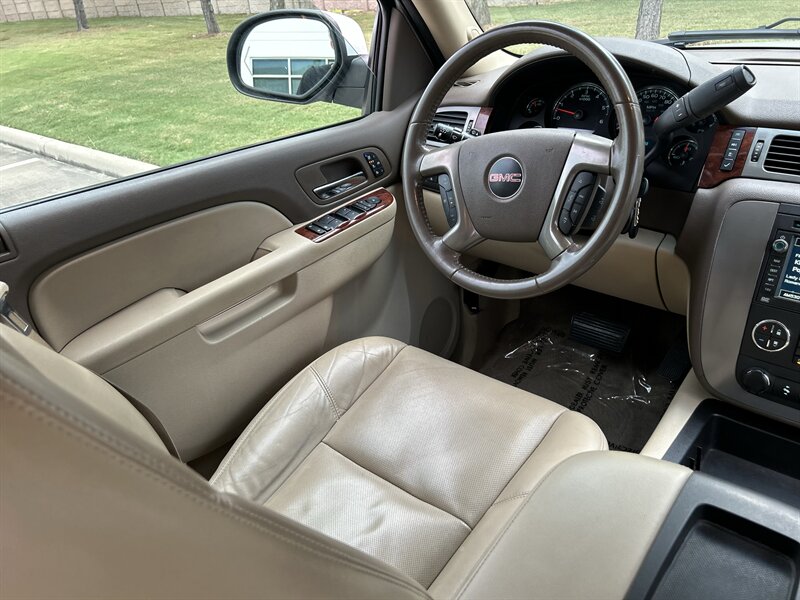 2010 GMC GMC YUKON XL SLT NAV DVD BOSE HTD COOL SEATS R-CAM 7 PASSENGER   - Photo 58 - Stafford, TX 77477