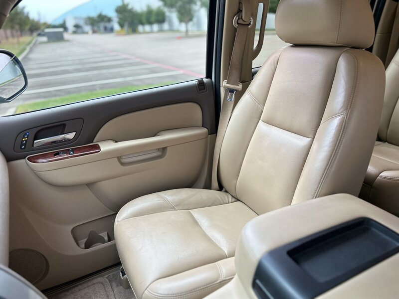 2010 GMC GMC YUKON XL SLT NAV DVD BOSE HTD COOL SEATS R-CAM 7 PASSENGER   - Photo 53 - Stafford, TX 77477