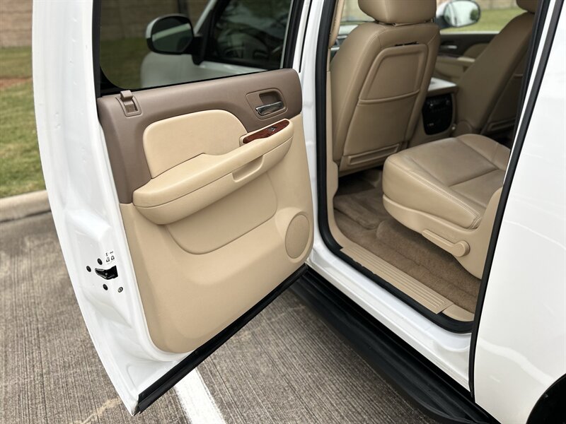 2010 GMC GMC YUKON XL SLT NAV DVD BOSE HTD COOL SEATS R-CAM 7 PASSENGER   - Photo 61 - Stafford, TX 77477