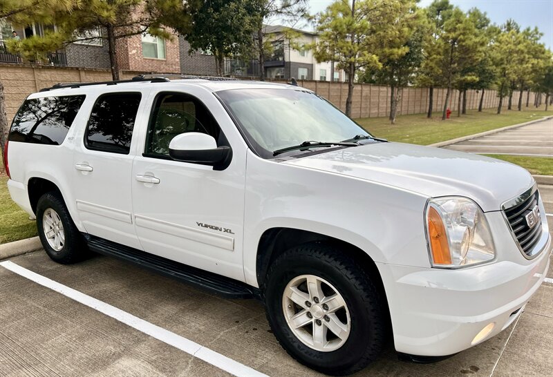 2010 GMC GMC YUKON XL SLT NAV DVD BOSE HTD COOL SEATS R-CAM 7 PASSENGER   - Photo 9 - Stafford, TX 77477