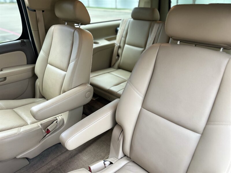2010 GMC GMC YUKON XL SLT NAV DVD BOSE HTD COOL SEATS R-CAM 7 PASSENGER   - Photo 47 - Stafford, TX 77477
