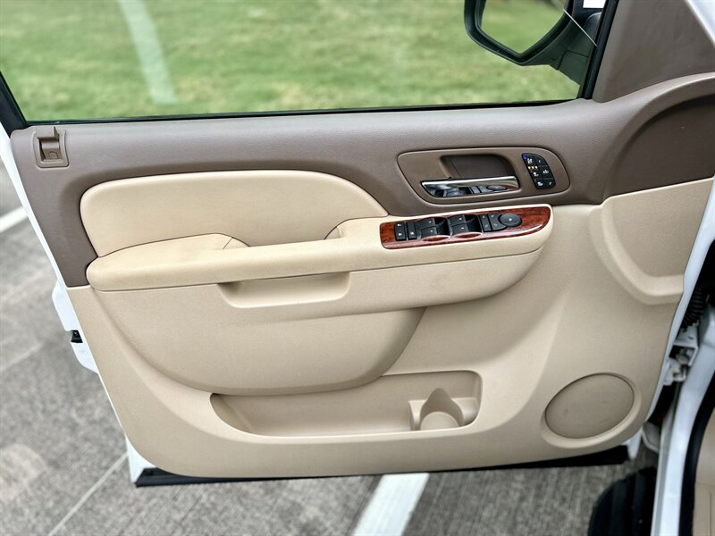 2010 GMC GMC YUKON XL SLT NAV DVD BOSE HTD COOL SEATS R-CAM 7 PASSENGER   - Photo 44 - Stafford, TX 77477