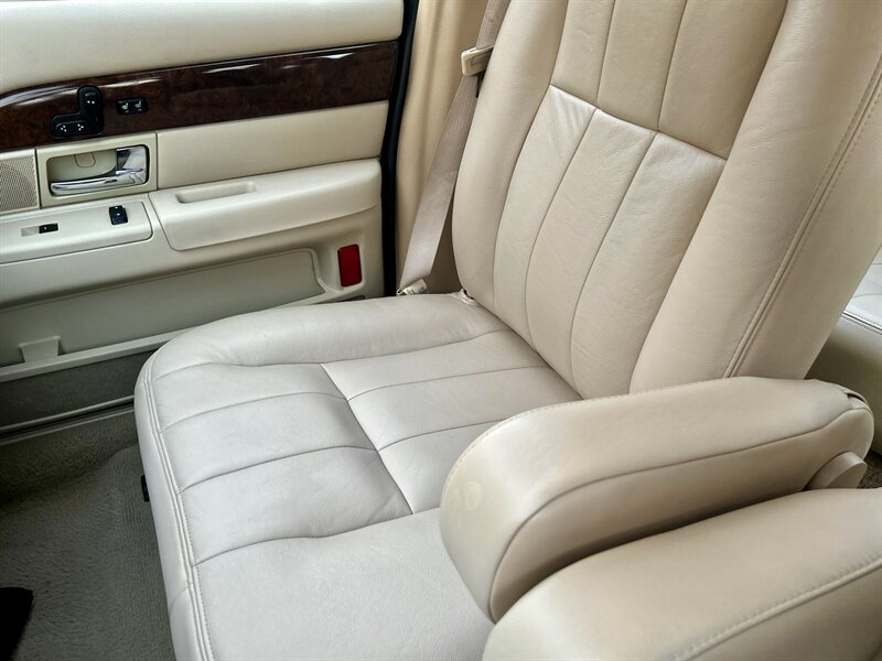 2009 Mercury MERCURY GRAND MARQUIS LS LEATHER WOOD ULTIMATE EDITION YouTube VIDEO   - Photo 38 - Stafford, TX 77477