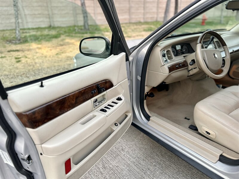 2009 Mercury MERCURY GRAND MARQUIS LS LEATHER WOOD ULTIMATE EDITION YouTube VIDEO   - Photo 22 - Stafford, TX 77477