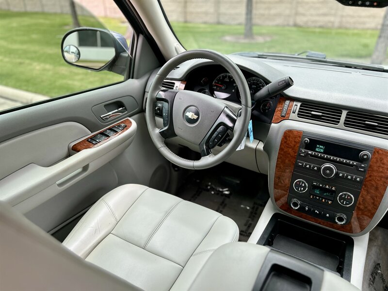 2008 Chevrolet CHEVROLET SUBURBAN LT LEATHER FOG LIGHTS DVD 5.3L V8 YOUTUBE VIDEO   - Photo 55 - Stafford, TX 77477