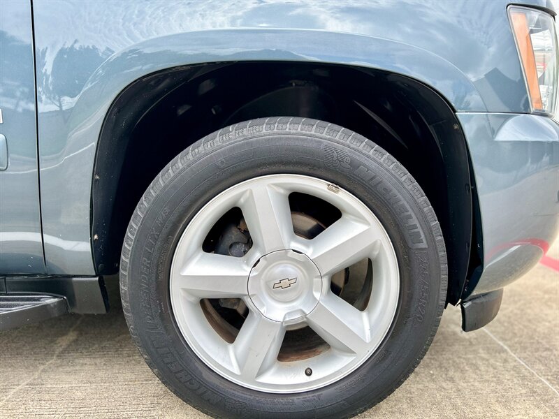 2008 Chevrolet CHEVROLET SUBURBAN LT LEATHER FOG LIGHTS DVD 5.3L V8 YOUTUBE VIDEO   - Photo 81 - Stafford, TX 77477