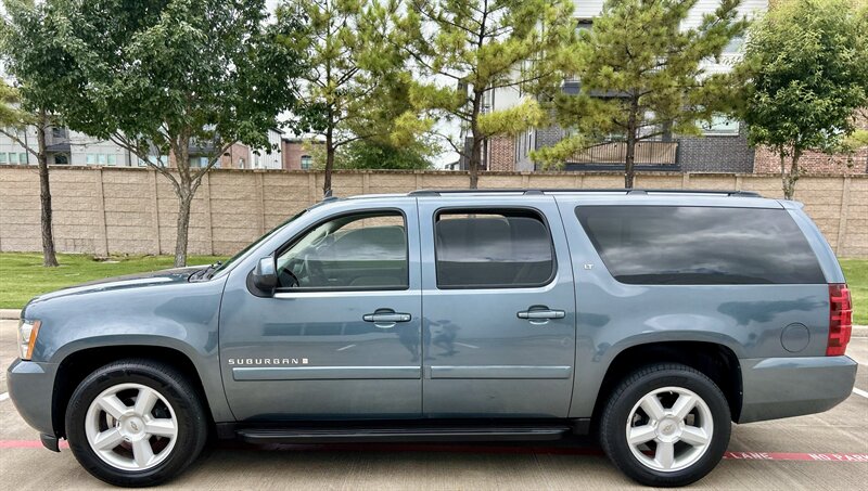 2008 Chevrolet CHEVROLET SUBURBAN LT LEATHER FOG LIGHTS DVD 5.3L V8 YOUTUBE VIDEO   - Photo 16 - Stafford, TX 77477