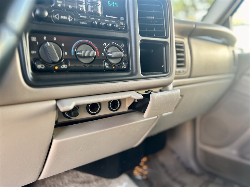 2002 Chevrolet CHEVROLET SUBURBAN LS 5.3L V8 PASSENGER 2 KEYS YOUTUBE VIDEO   - Photo 47 - Stafford, TX 77477