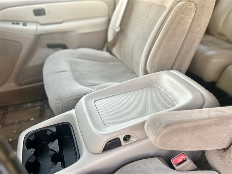 2002 Chevrolet CHEVROLET SUBURBAN LS 5.3L V8 PASSENGER 2 KEYS YOUTUBE VIDEO   - Photo 40 - Stafford, TX 77477