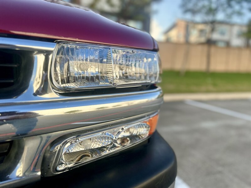 2002 Chevrolet CHEVROLET SUBURBAN LS 5.3L V8 PASSENGER 2 KEYS YOUTUBE VIDEO   - Photo 23 - Stafford, TX 77477
