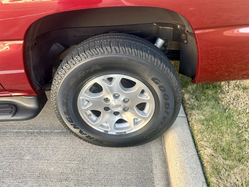 2002 Chevrolet CHEVROLET SUBURBAN LS 5.3L V8 PASSENGER 2 KEYS YOUTUBE VIDEO   - Photo 62 - Stafford, TX 77477