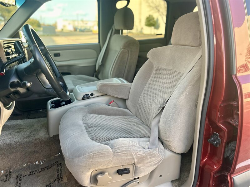 2002 Chevrolet CHEVROLET SUBURBAN LS 5.3L V8 PASSENGER 2 KEYS YOUTUBE VIDEO   - Photo 36 - Stafford, TX 77477