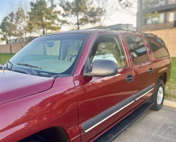 2002 Chevrolet CHEVROLET SUBURBAN LS 5.3L V8 PASSENGER 2 KEYS YOUTUBE VIDEO   - Photo 26 - Stafford, TX 77477