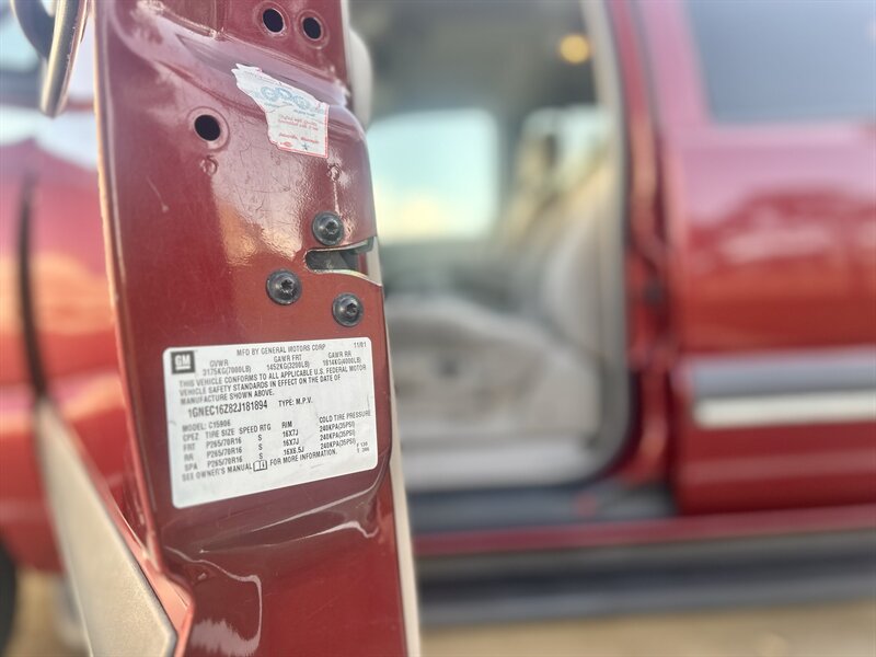 2002 Chevrolet CHEVROLET SUBURBAN LS 5.3L V8 PASSENGER 2 KEYS YOUTUBE VIDEO   - Photo 66 - Stafford, TX 77477