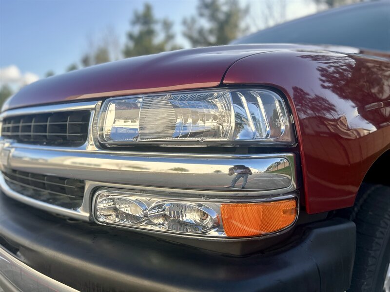 2002 Chevrolet CHEVROLET SUBURBAN LS 5.3L V8 PASSENGER 2 KEYS YOUTUBE VIDEO   - Photo 19 - Stafford, TX 77477