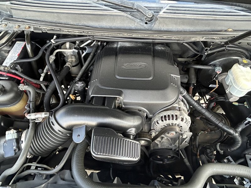 2012 Chevrolet Suburban LT   - Photo 36 - Stafford, TX 77477