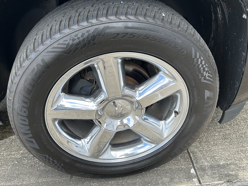 2012 Chevrolet Suburban LT   - Photo 32 - Stafford, TX 77477