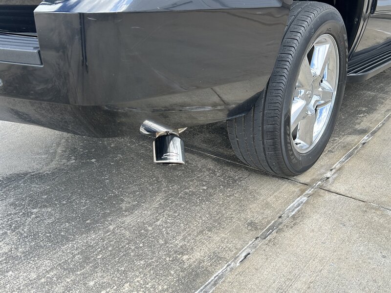 2012 Chevrolet Suburban LT   - Photo 34 - Stafford, TX 77477