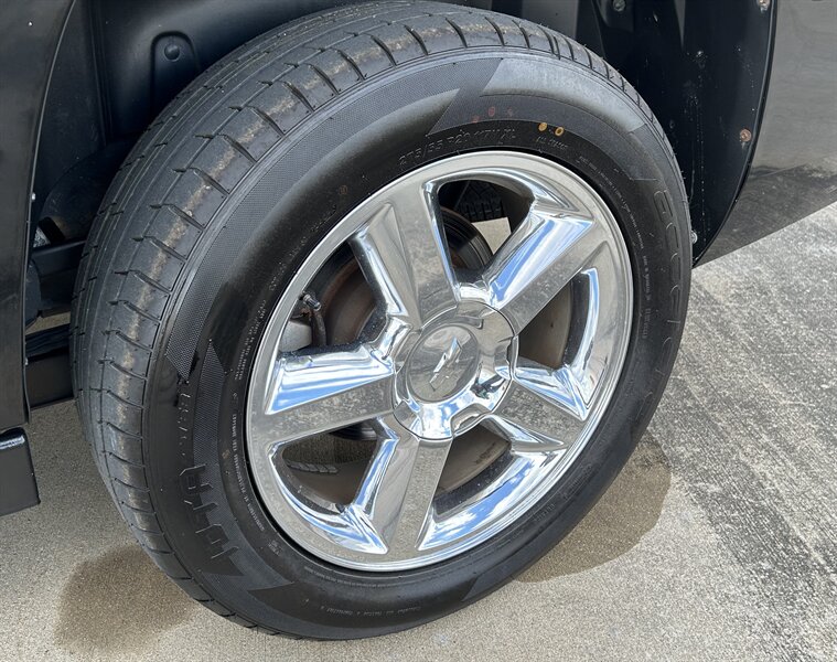 2012 Chevrolet Suburban LT   - Photo 29 - Stafford, TX 77477