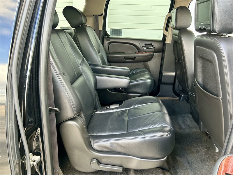 2012 Chevrolet Suburban LT   - Photo 22 - Stafford, TX 77477