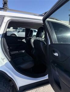 2016 Jeep Cherokee Trailhawk   - Photo 5 - Colorado Springs, CO 80909