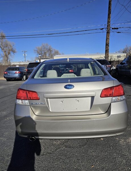 2014 Subaru Legacy 2.5i Premium  