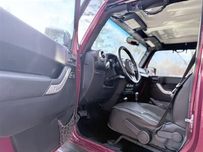 2013 Jeep Wrangler Unlimited Rubicon   - Photo 15 - Colorado Springs, CO 80909