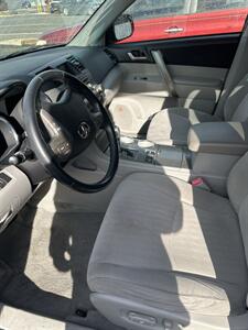 2009 Toyota Highlander Sport - Photo 5 - Sweet Home, OR 97386