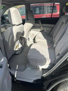2009 Toyota Highlander Sport - Photo 4 - Sweet Home, OR 97386