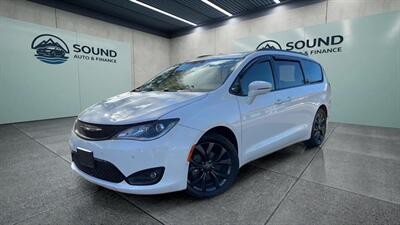 2018 Chrysler Pacifica Limited Minivan