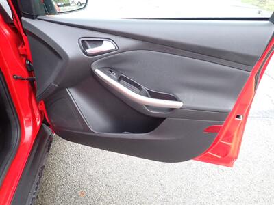 2012 Ford Focus SEL   - Photo 30 - Uniontown, PA 15401