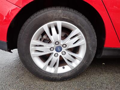 2012 Ford Focus SEL   - Photo 15 - Uniontown, PA 15401